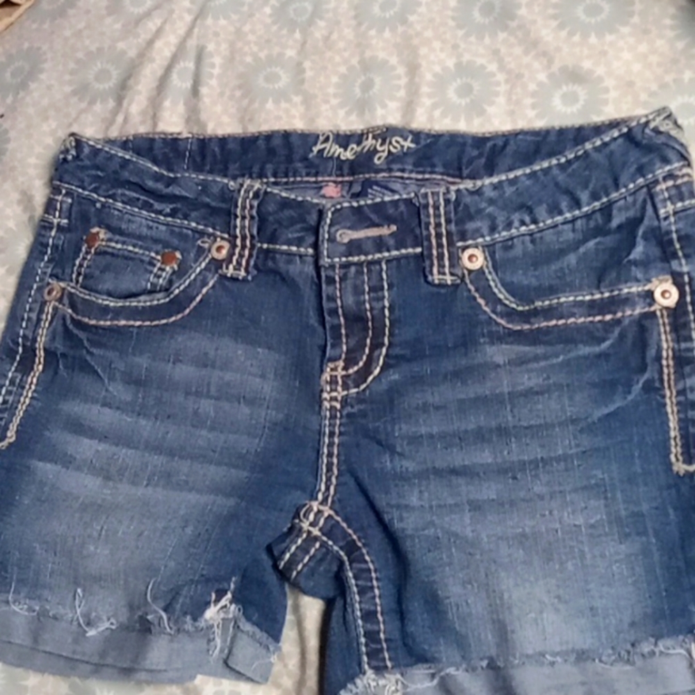 Amethyst Jean shorts size 5
